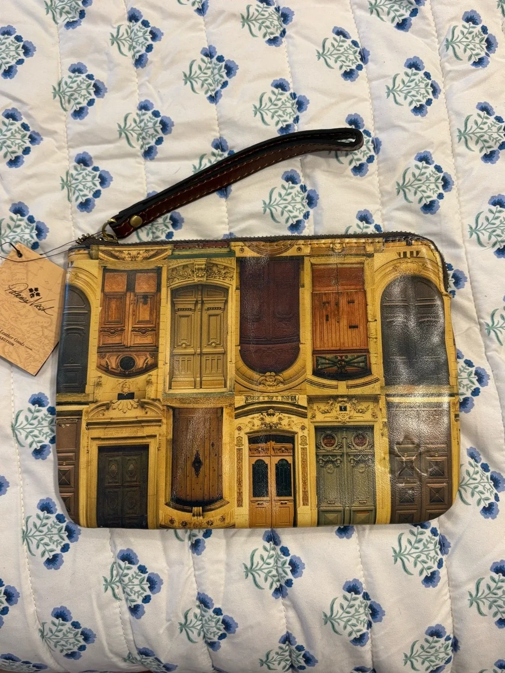 New w Tags Patricia Nash doorways to Italy Wristlet - Leather